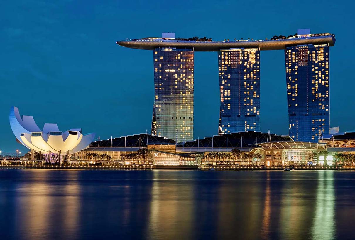 Singapore Food Culture: Taste the Seafood Dinner and Authentic Snacks of the Ocean Country